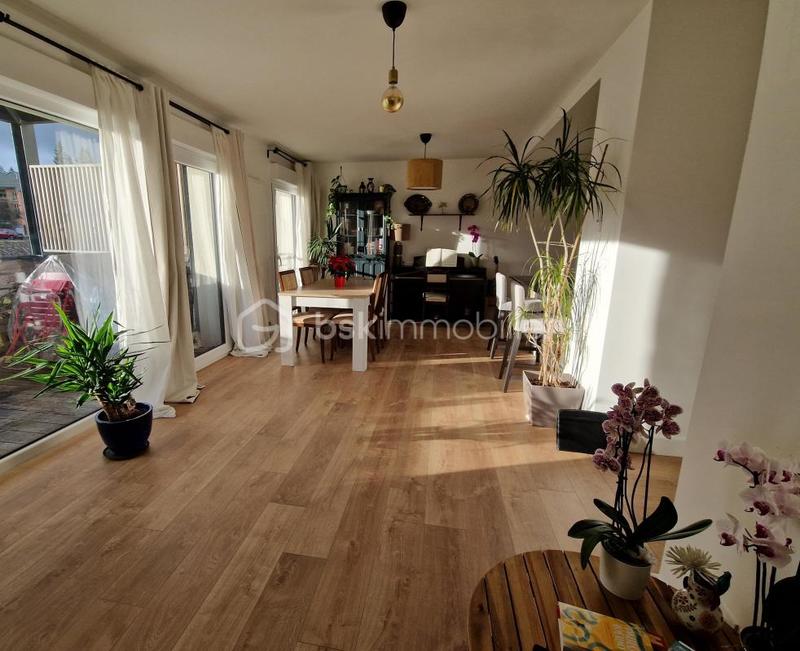 Appartement - 98 m² - 4 pièces