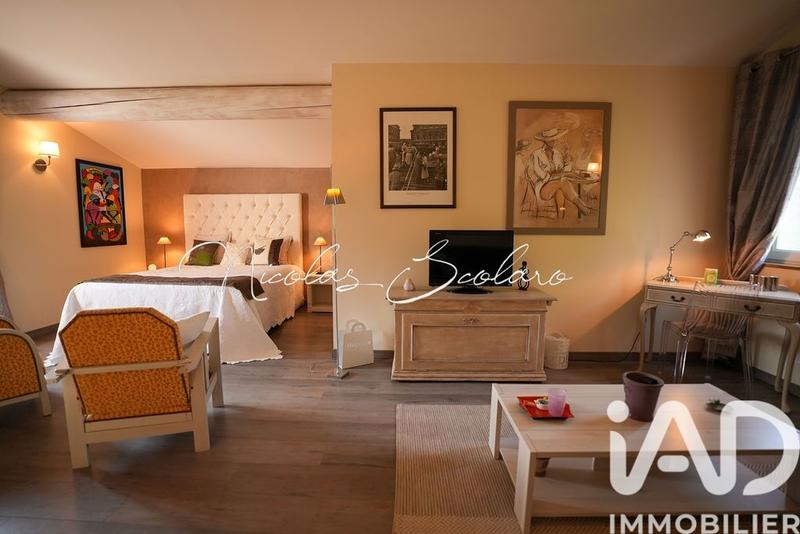 Maison - 310 m² - 8 pièces