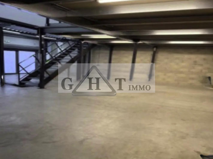 Entrepôt - 120 m²
