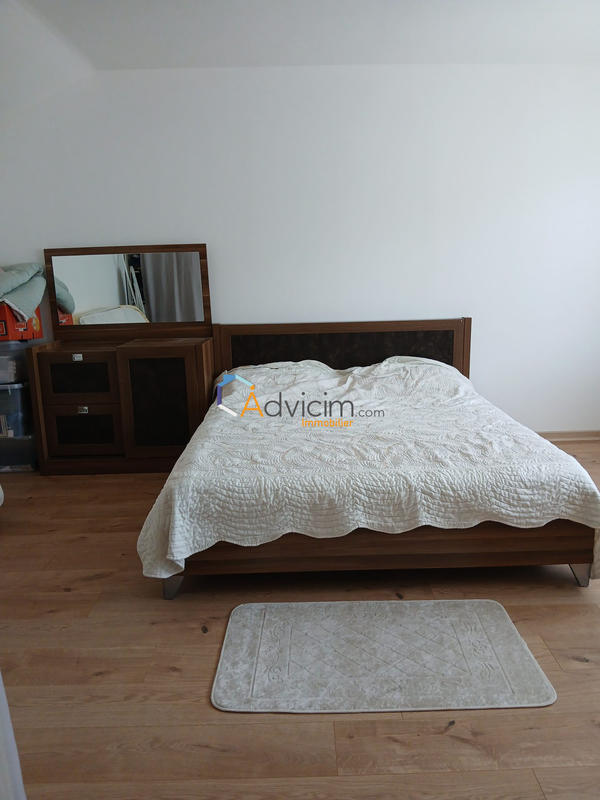 Maison - 225 m² - 8 pièces