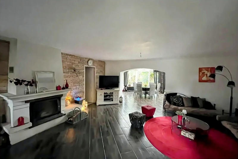 Maison - 180 m² - 8 pièces