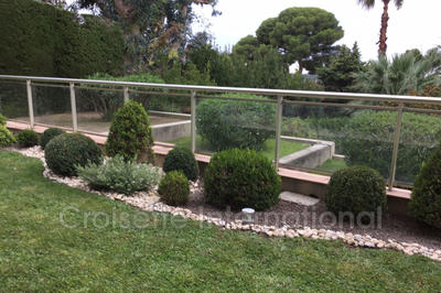 Appartement - 82 m² - 2 pièces