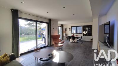 Maison - 122 m² - 5 pièces