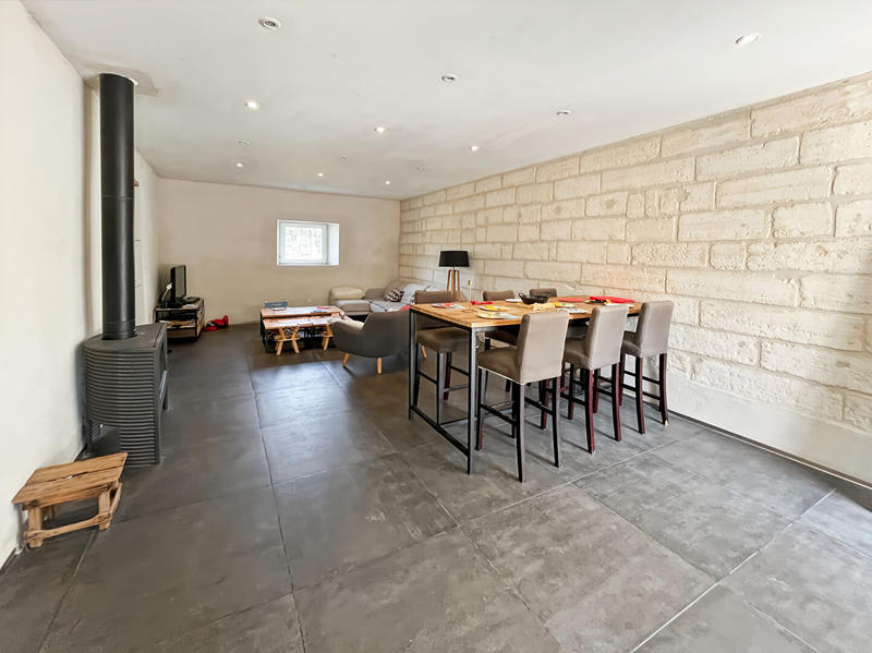 Maison - 219 m² - 8 pièces