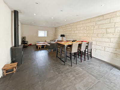 Maison - 219 m² - 8 pièces