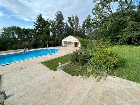 Maison - 354 m² - 6 pièces