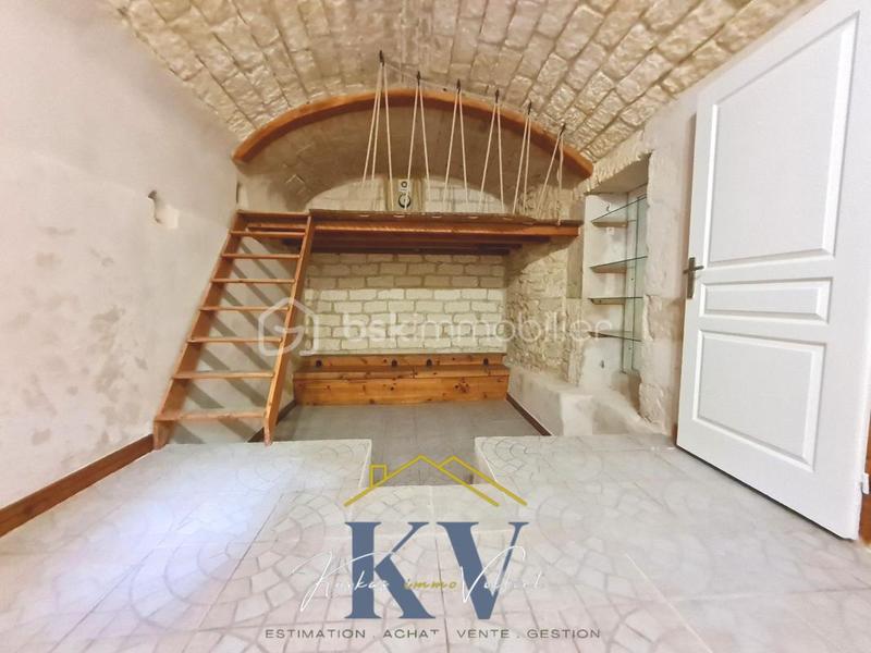 Studio - 86 m² - 5 pièces