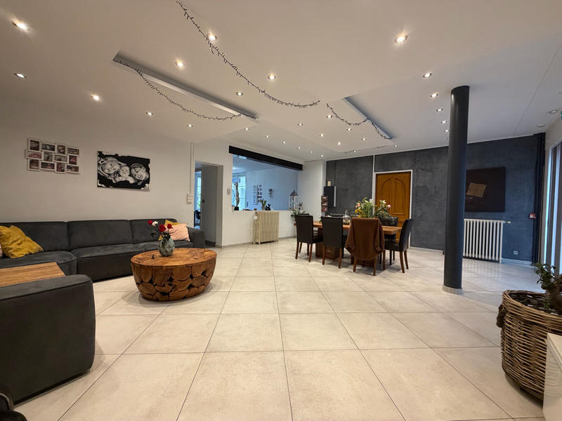 Maison - 164 m² - 8 pièces