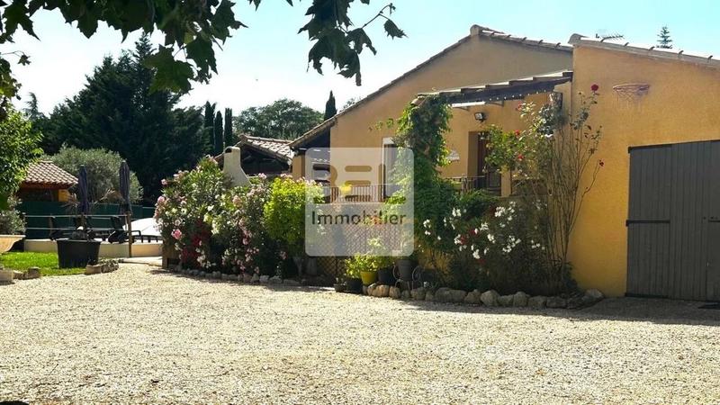 Villa - 161 m² - 11 pièces