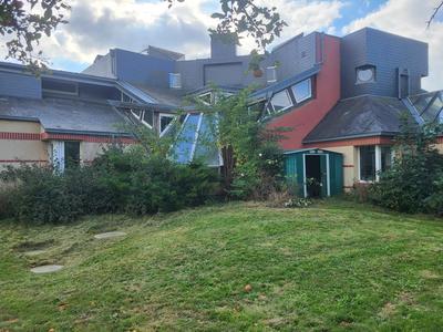 Maison - 320 m² - 11 pièces