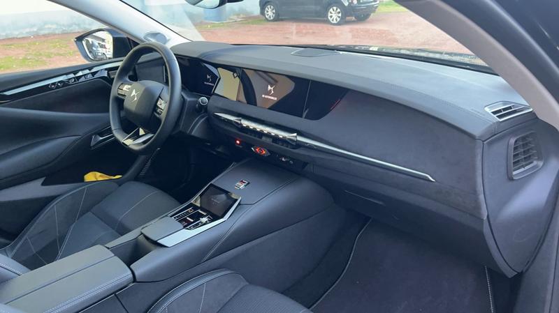 Ds Ds 4 1.2 Hybrid 136 e-Dcs6 Étoile Alcantara - Automatique Toit ouvrant