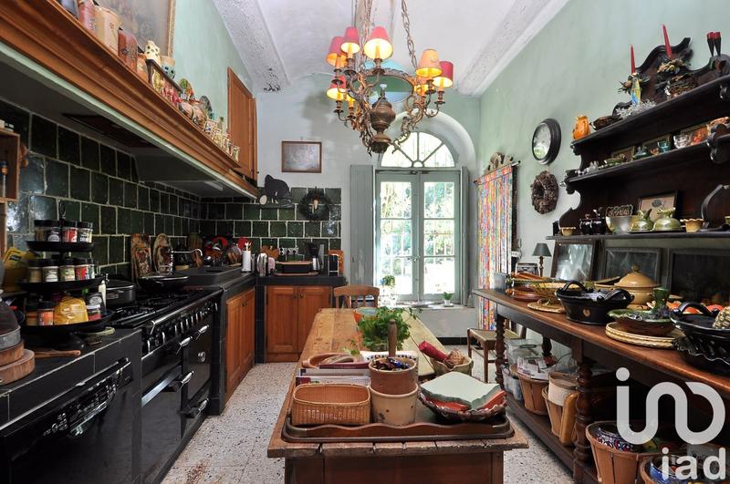 Maison - 445 m² - 14 pièces