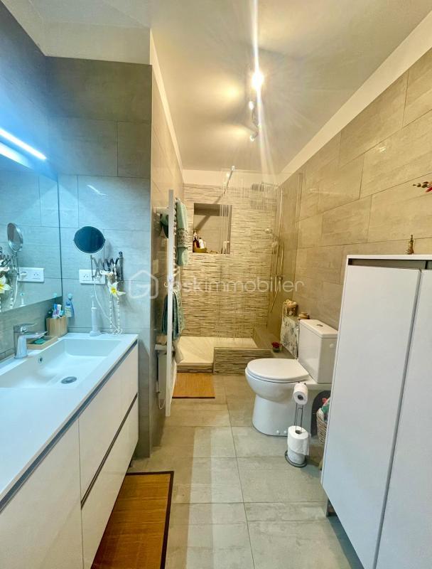 Demeure - 268 m² - 7 pièces