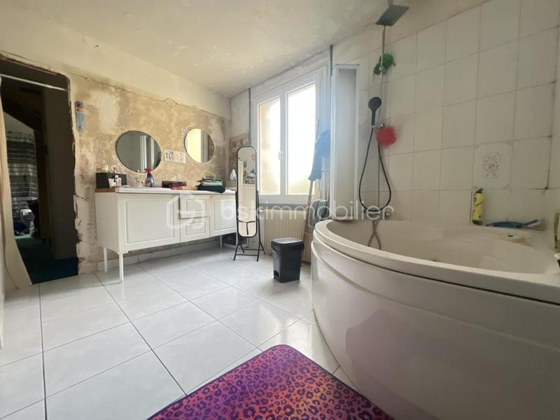 Maison - 205 m² - 7 pièces