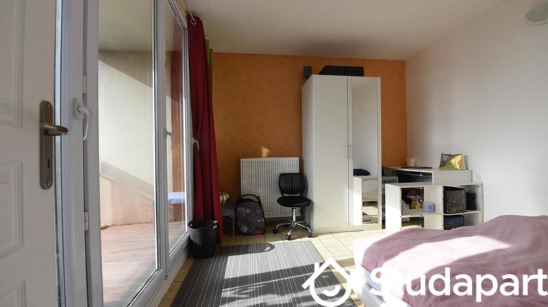 Chambre - 12 m² - 1 pièce