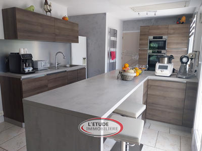 Villa - 222 m² - 8 pièces