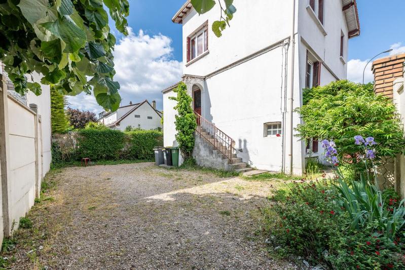 Maison - 142 m² - 7 pièces