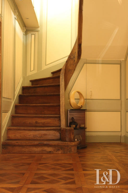 Maison - 439 m² - 10 pièces