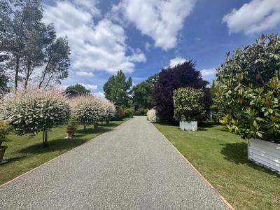 Maison - 200 m² - 7 pièces