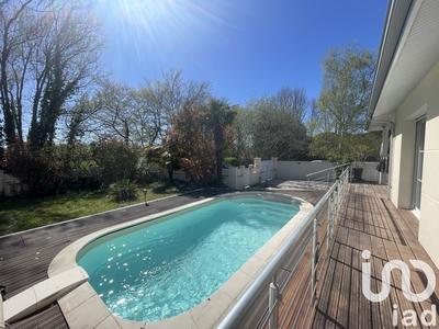 Maison - 104 m² - 4 pièces