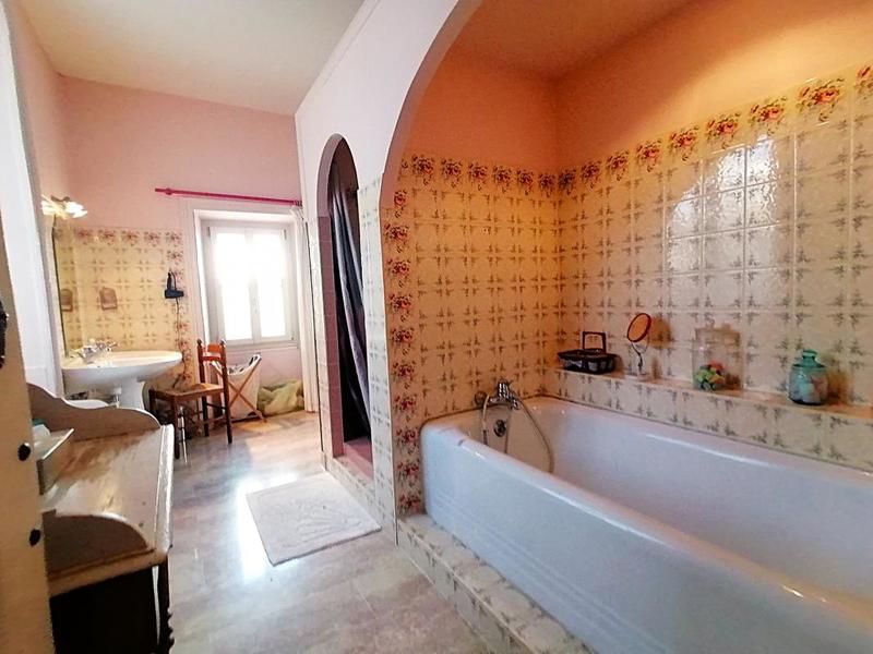 Maison de maîtres - 390 m² - 13 pièces