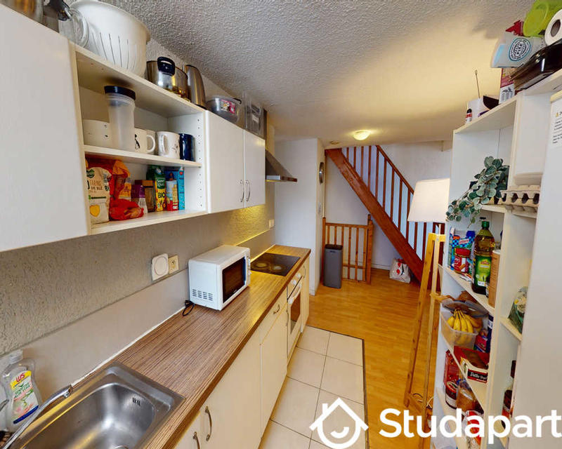 Chambre - 100 m² - 1 pièce