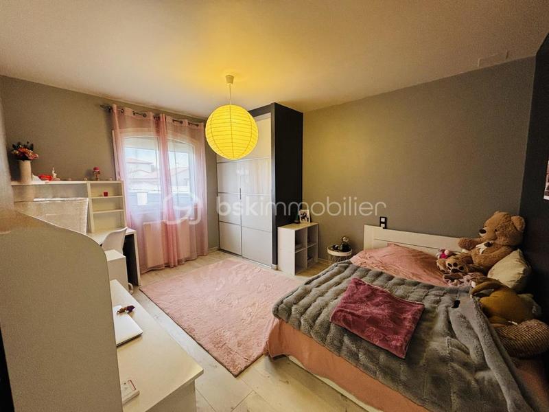 Maison - 220 m² - 6 pièces