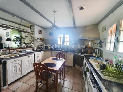 Maison traditionnelle - 166 m² - 6 pièces