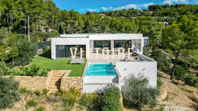 Villa - 258 m² - 6 pièces