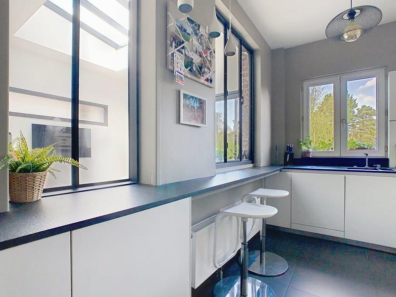 Maison - 220 m² - 9 pièces