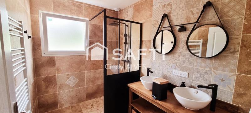 Maison - 213 m² - 8 pièces