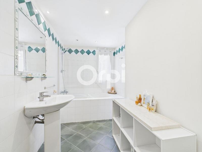 Villa - 253 m² - 7 pièces