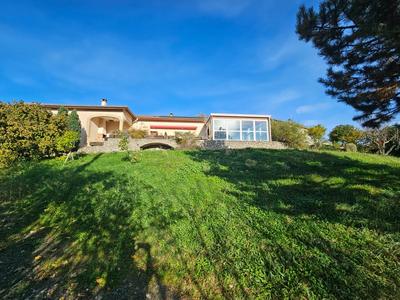 Maison - 151 m² - 5 pièces