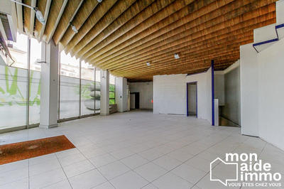 Local commercial - 148 m² - 3 pièces