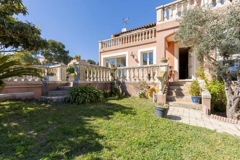 Propriété - 117 m² - 9 pièces