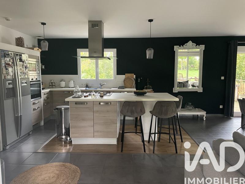 Maison - 200 m² - 7 pièces