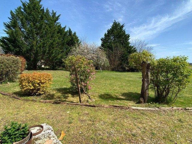 Propriété - 350 m² - 13 pièces