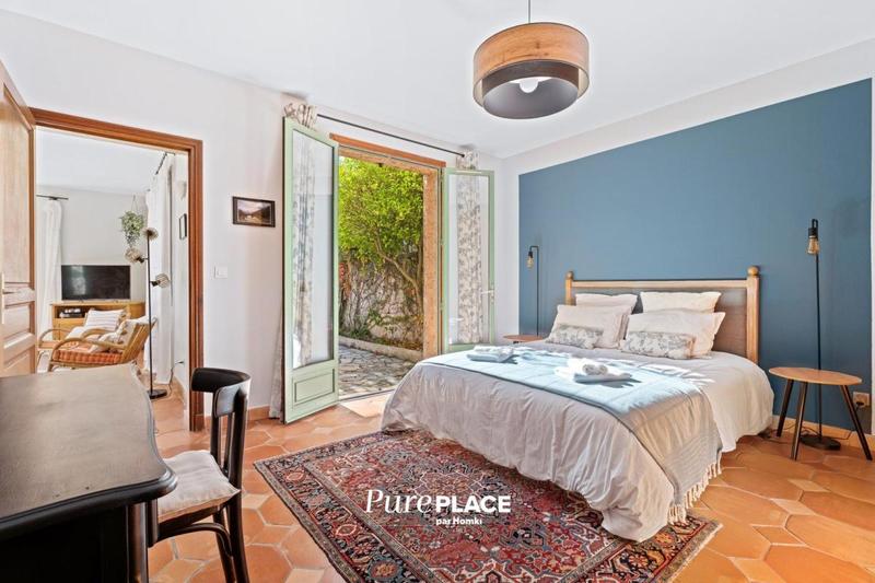 Maison - 236 m² - 6 pièces