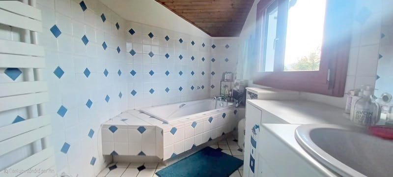 Maison - 230 m² - 7 pièces