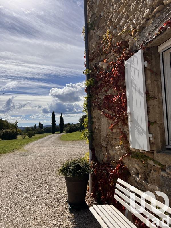 Maison - 270 m² - 8 pièces