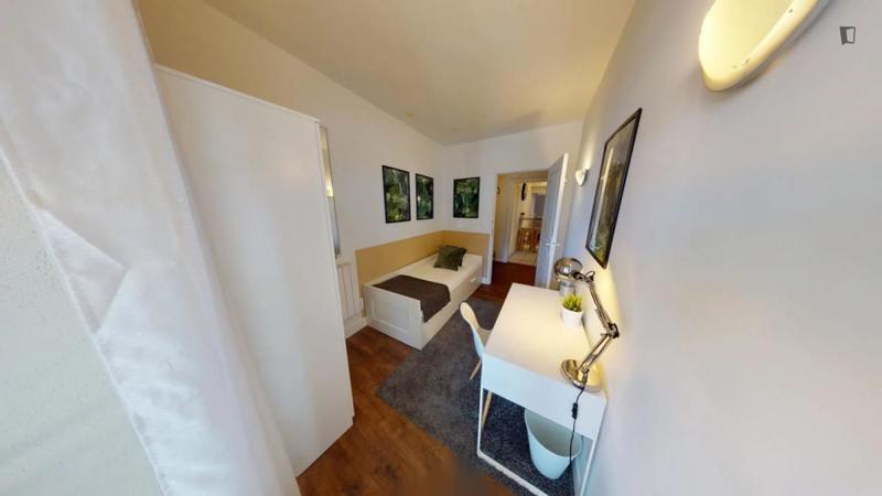 Chambre - 8 m² - 7 pièces