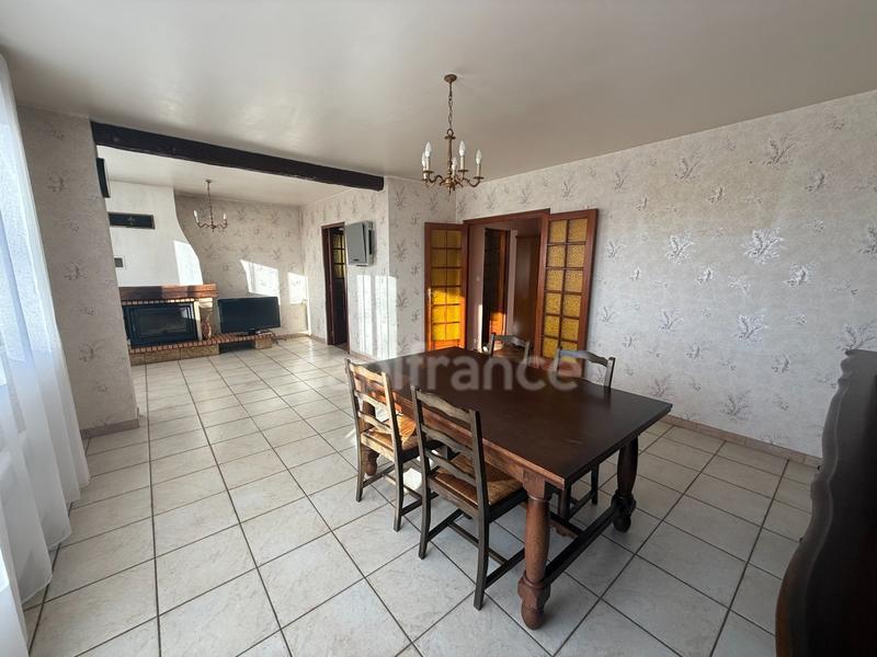 Maison - 95 m² - 5 pièces