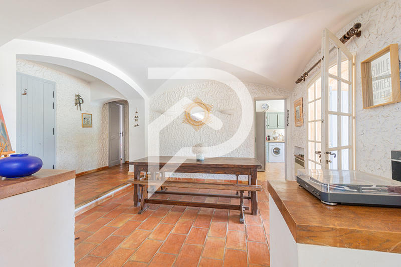 Maison - 380 m² - 10 pièces