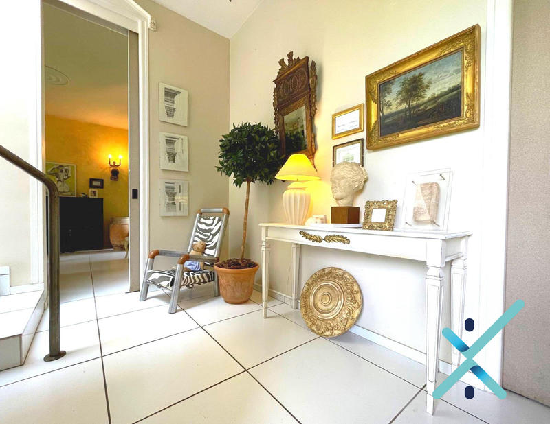 Maison contemporaine - 252 m² - 11 pièces