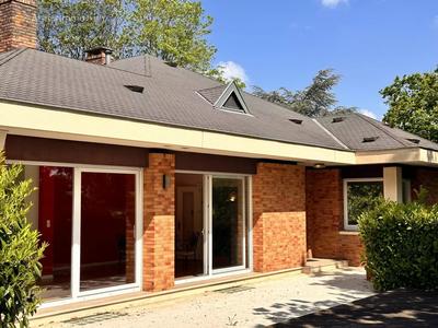 Maison - 240 m² - 6 pièces