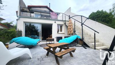 Maison - 151 m² - 6 pièces