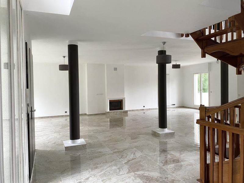 Château - 360 m² - 8 pièces