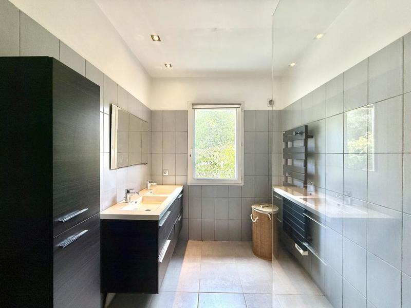 Maison - 190 m² - 7 pièces