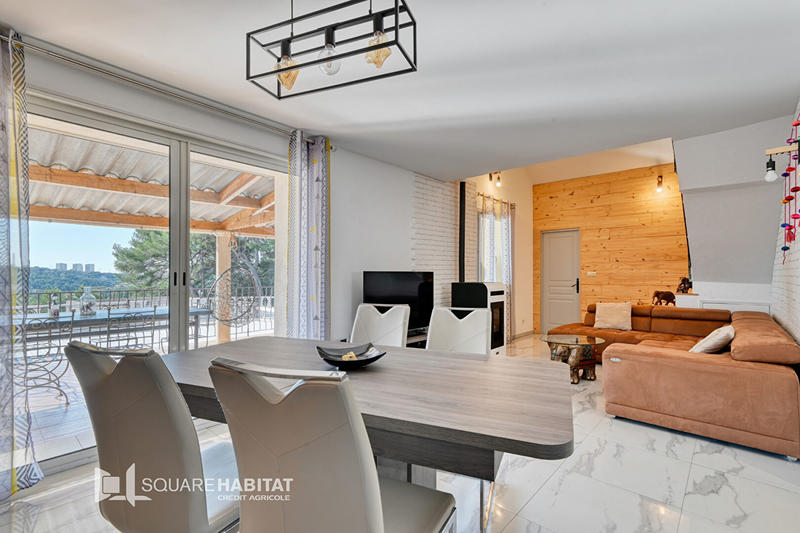 Maison - 140 m² - 6 pièces