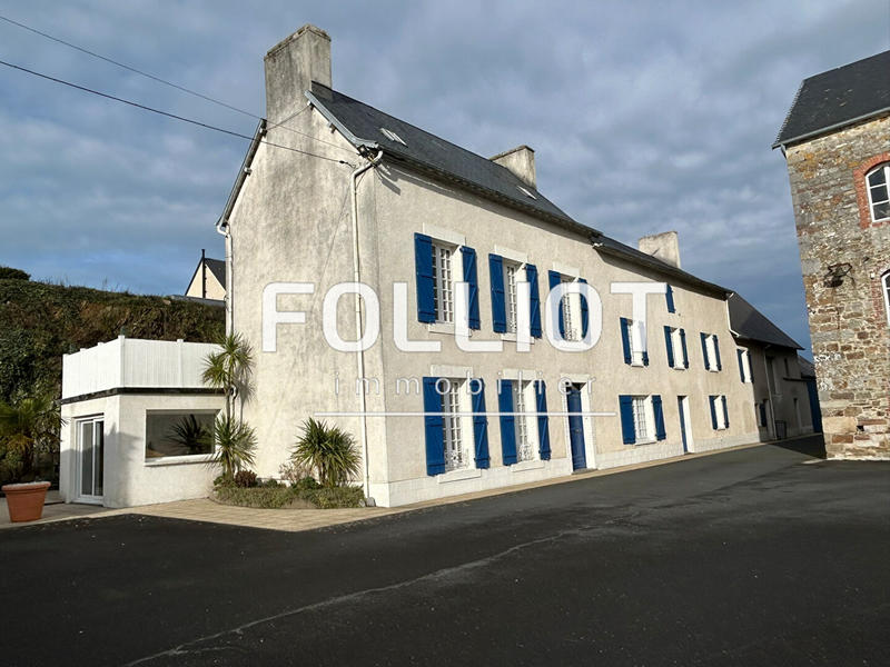 Maison - 250 m² - 8 pièces